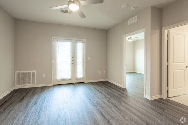1BR, 1BA - 864SF