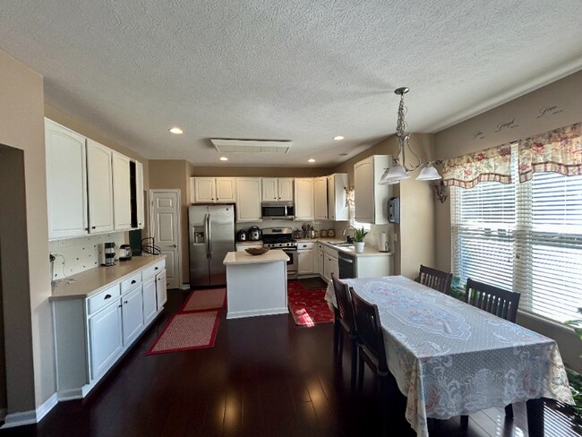 Photo - 7619 Mill Springs Dr