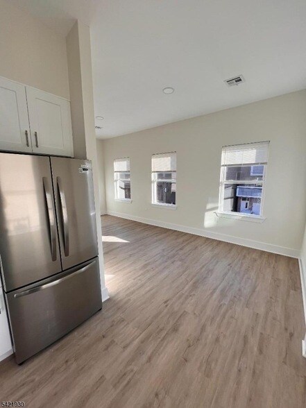 Photo - 70 69th St Unidad 4