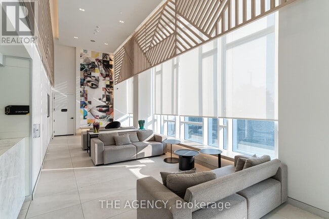 Photo - 36 Zorra St Unité 1802