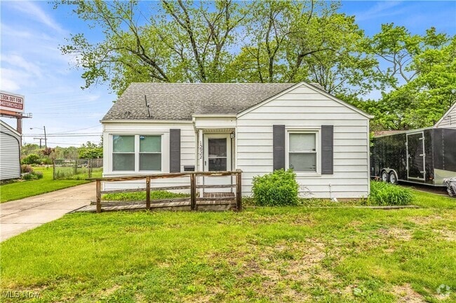 Building Photo - 15922 Eleanore Dr Rental