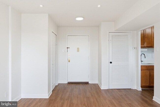 Photo - 5340 Holmes Run Pkwy Unit 1519