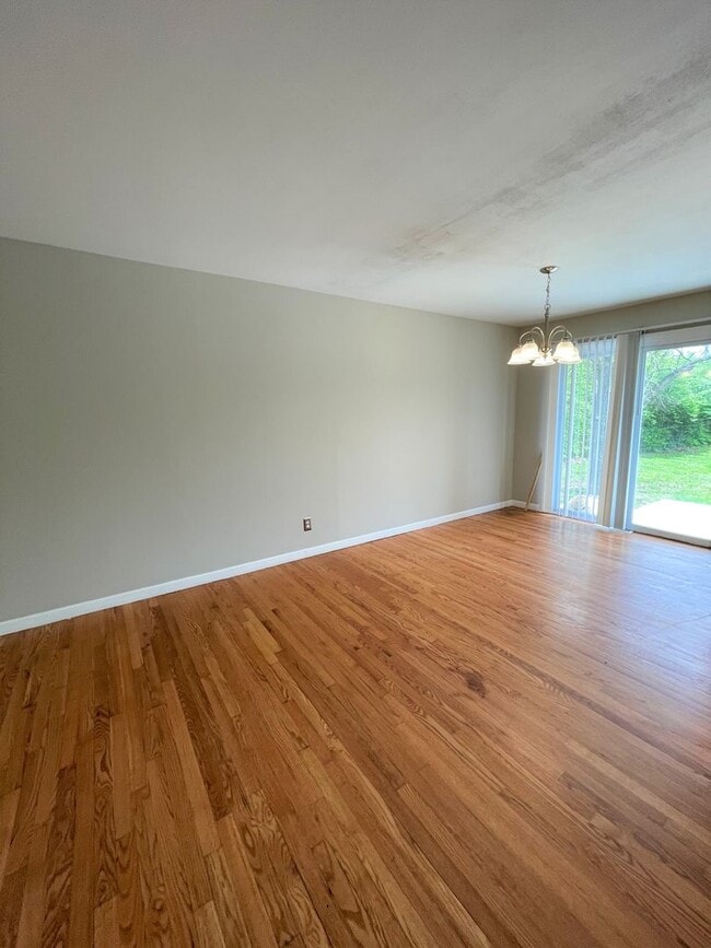 Photo - SINGLE FAMILY LOCATED IN MANCHESTER, off 1...