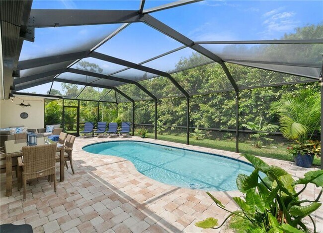 Photo - 2581 Poinciana St