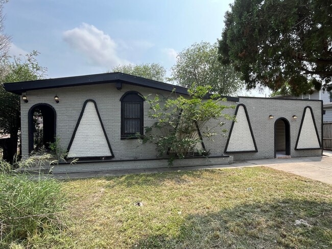 Photo - 3309 Mahan Dr