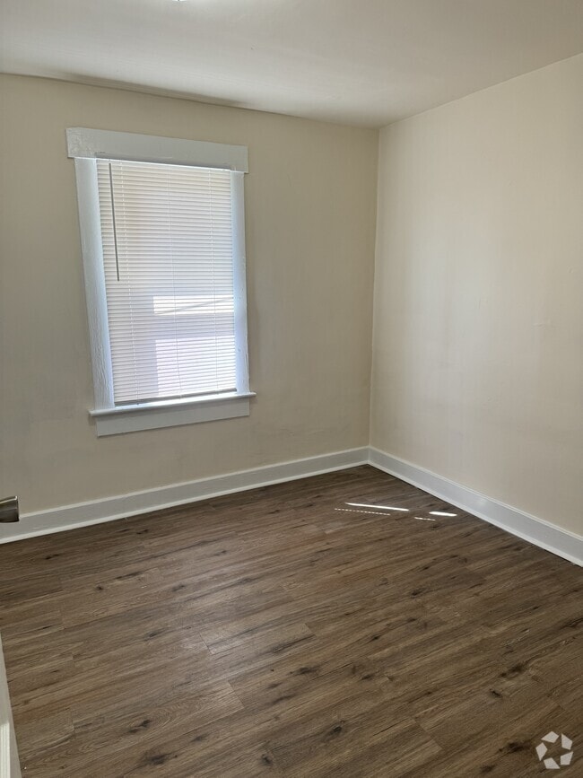 Building Photo - 1723 McArthur Ave Rental