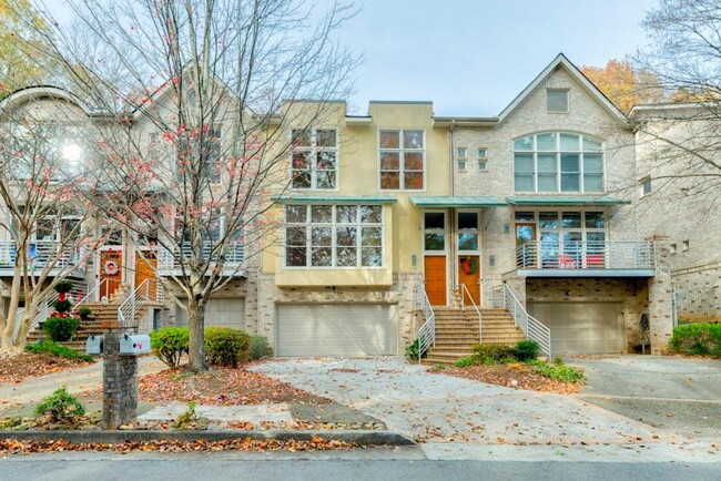 Photo - 1318 Fernwood Cir NE Townhome