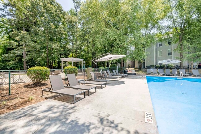 Georgetown Luxury Townhomes and Apartments