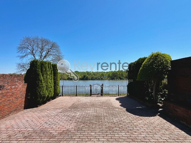 Photo - 3166 Waterfront Dr