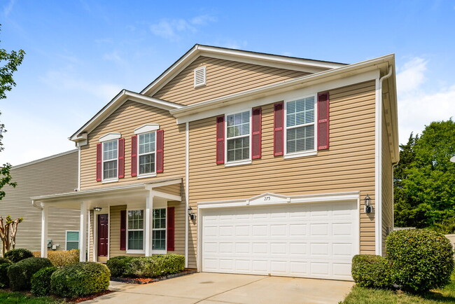 Photo - 275 Ranlo Ave