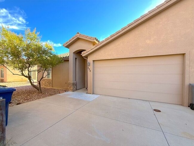 Photo - 3 Bed, 2 Bath, 2 Car garage Duplex Unit