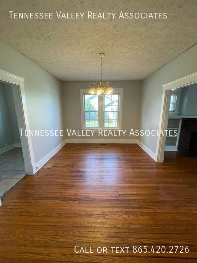 Photo - 2649 Parkview Ave