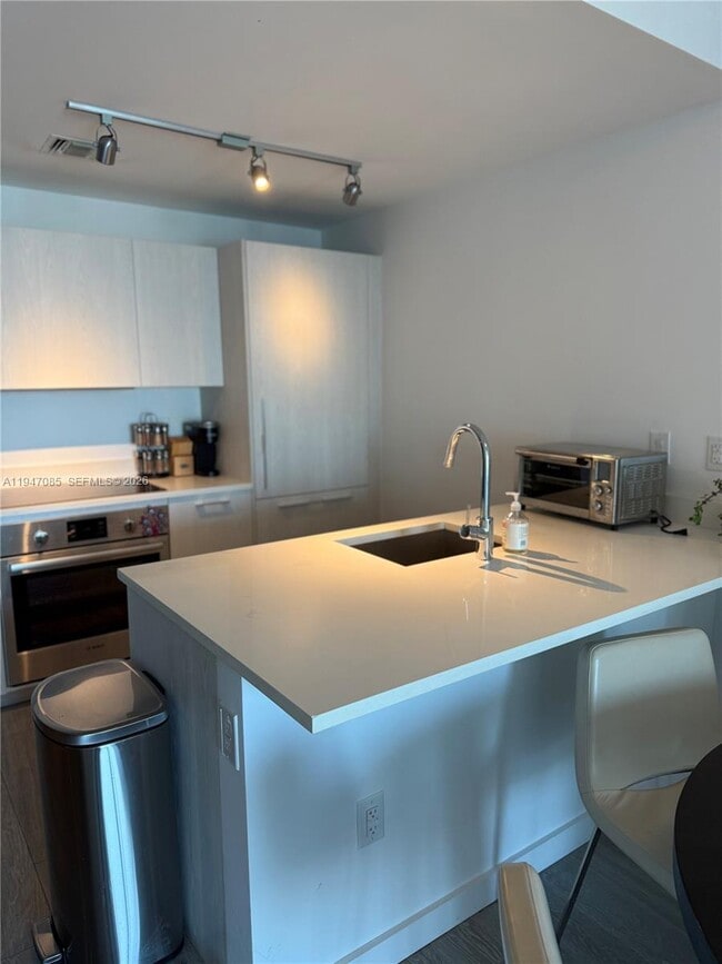 Photo - 501 NE 31st St Unidad 3103