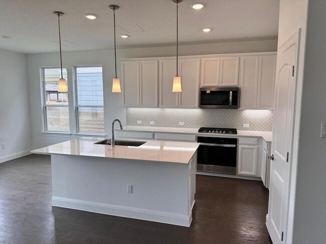 Photo - 304 Harbors Ln