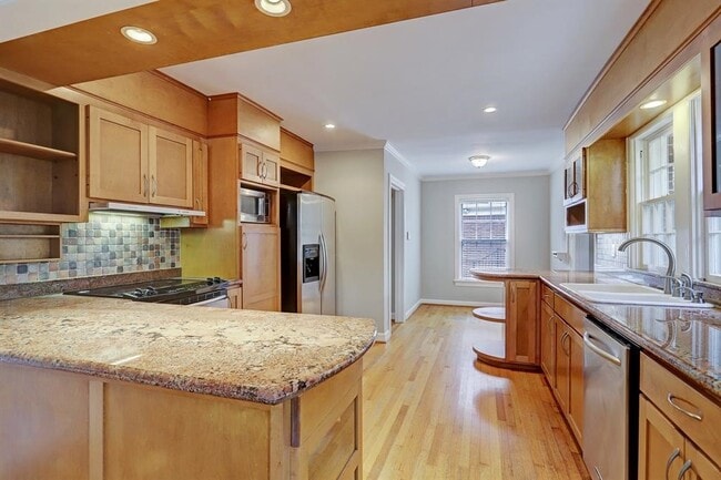 Photo - 2044 Addison Rd
