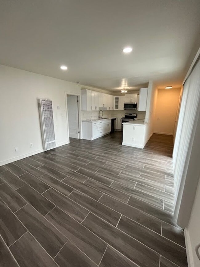 Photo - Beautiful 1 Bedroom Apartment in Orange Unit D-04