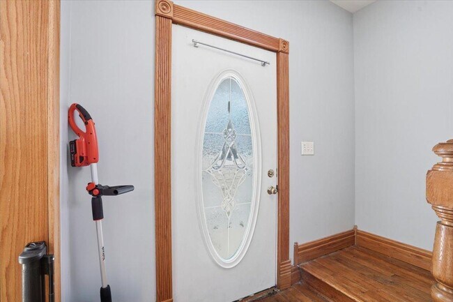 Photo - 626 E High St