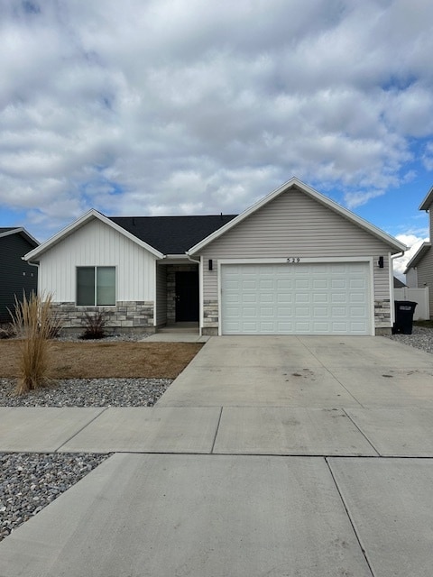 Building Photo - HC529