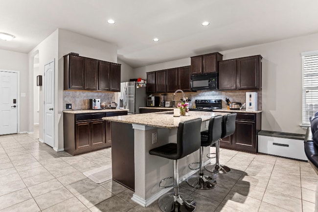 Photo - 7022 Phoebe View