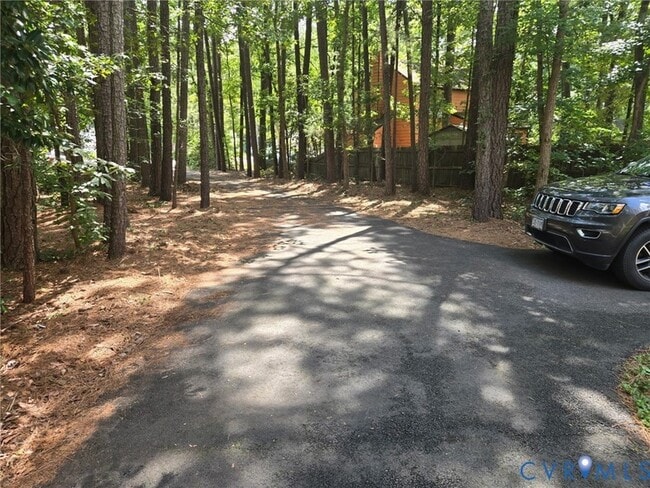 10404 Tamworth Rd