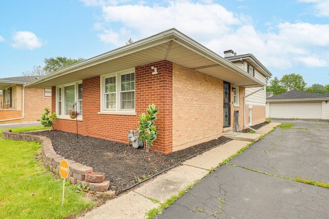 Photo - 737 E 157th Pl Unidad ID1306480P