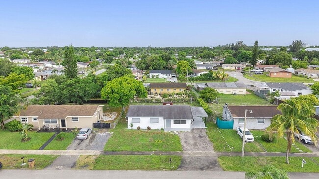 Photo - 316 NW 6th Ct