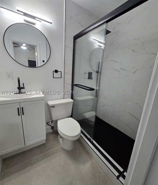 Building Photo - 4130 SW 19th St Unit 3