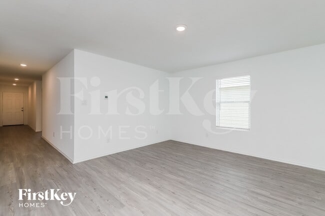 Photo - 5402 Basil Chase