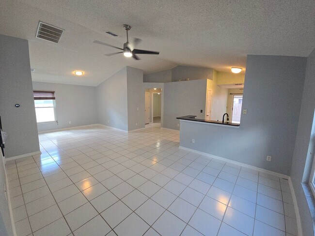 Photo - 3/2 Home in Valrico