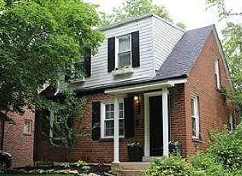 Photo - 6136 Victoria Ave