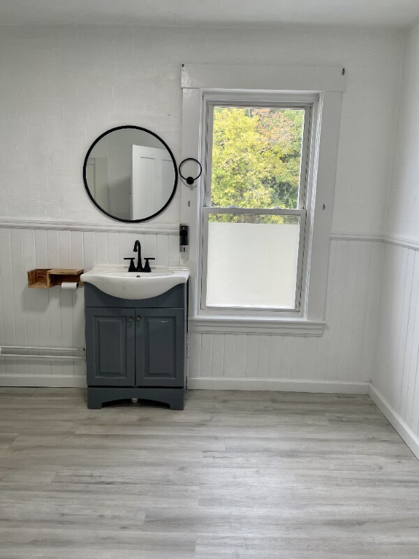 Photo - 462 Main St Unit 2