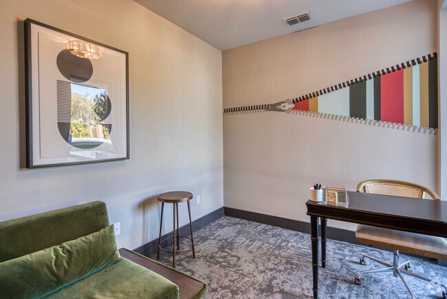 Business suite - 8733 Rooks Park Cir Tampa, FL 33619