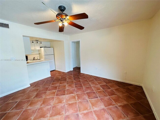 Photo - 619 Euclid Ave Unit 3A