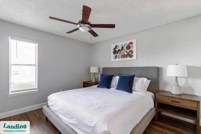 Building Photo - 1919 W Tarrant Rd