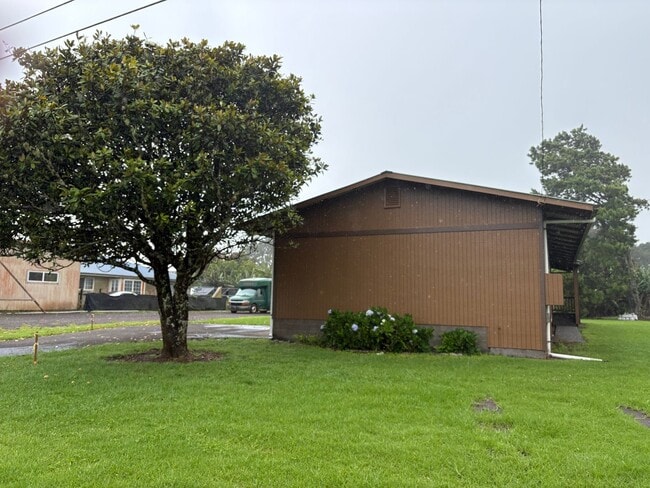 64-5287-5287 White Rd
