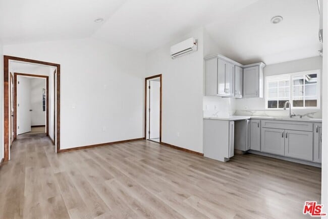 Photo - 2163 W 27th St