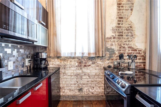 650 Glen Iris Dr NE Unit 30