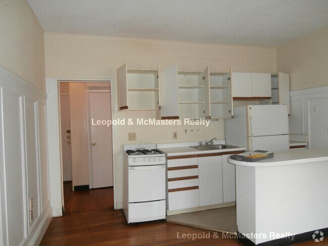 Building Photo - 1126 Commonwealth Ave Unit 2A Rental