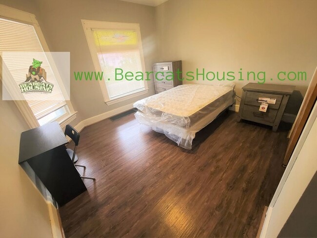 Photo - 102 Walnut St Unit 1R