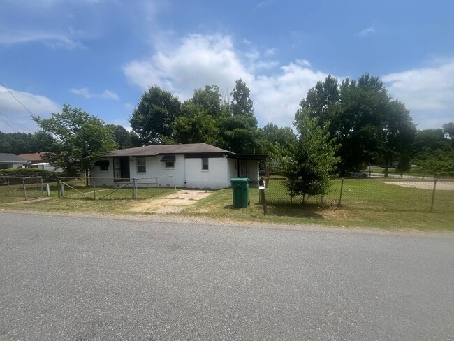 Building Photo - 4 Br 2 Bath Home for rent in NLR