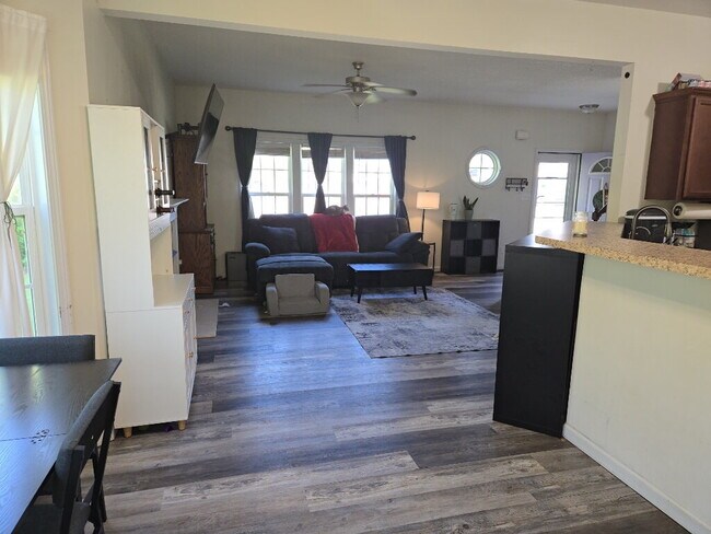 Photo - 213 Cottage Brook Ct