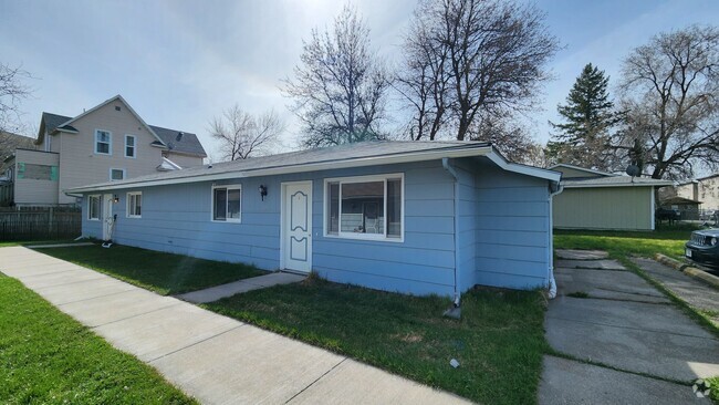 Building Photo - CHA100 Unit 2 Rental