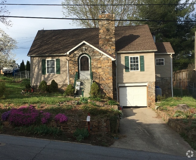 Apartments for Rent in Canton, NC 7 Rentals