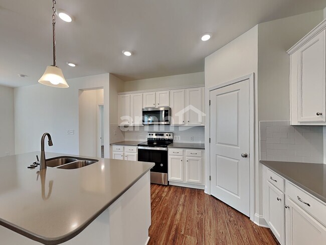 Photo - 115 Hazel Pk Dr