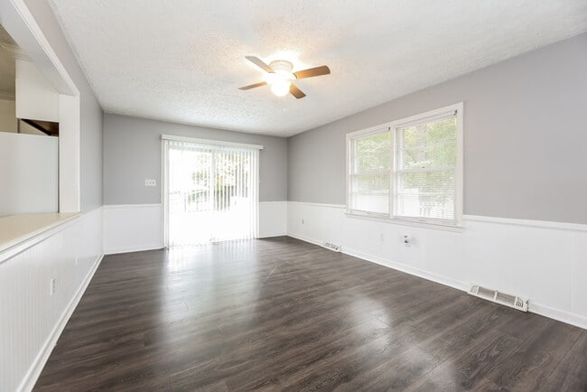 Photo - 202 Evergreen St