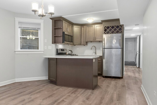 Photo - 3255 W Leland Ave