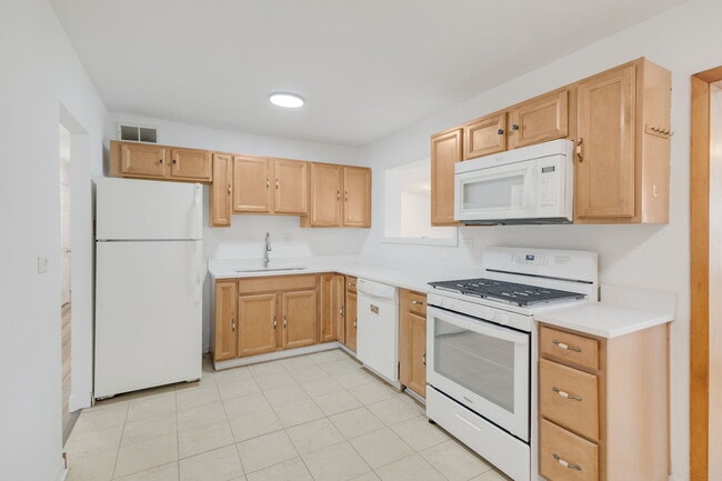 Photo - 533 Redwood Rd