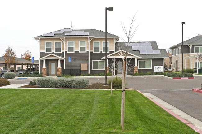 West Trail Apartments - West Trail Apartments