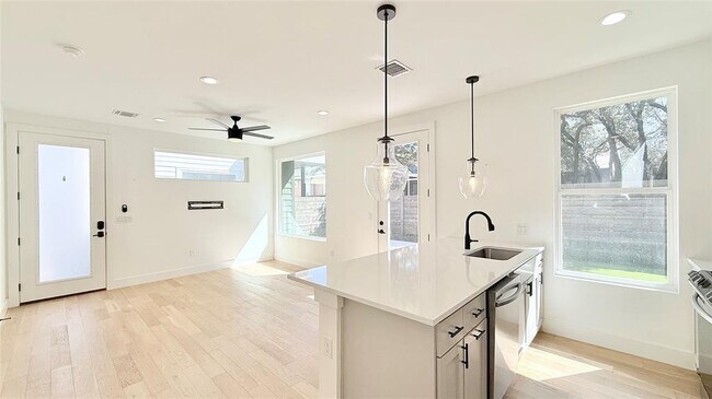 Photo - 3417 Elija St