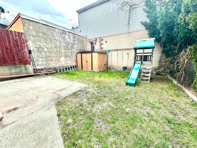 Building Photo - 247 Clendenny Ave Unit 1 (DUPLEX)